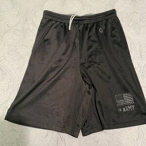 Men’s shorts, Army. Size medium, Champion